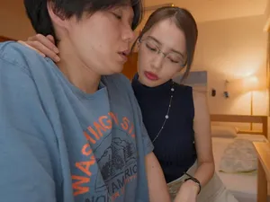 Con đĩ lụa đen tuyệt vời nhất bị địt một cách điên cuồng và lên đỉnh và nói hãy nhẹ nhàng địt tôi