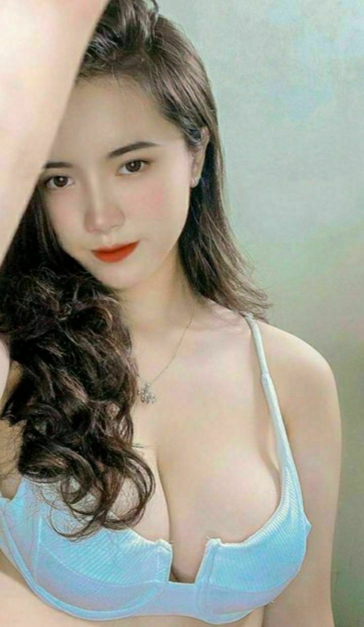 Chị đồng nghiệp tốt bụng biết tôi fa nên đã tận tình dạy bảo